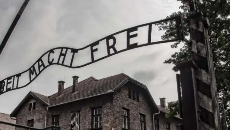 Auschwitz 1