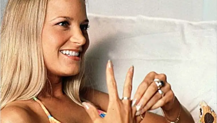bridget fonda 2
