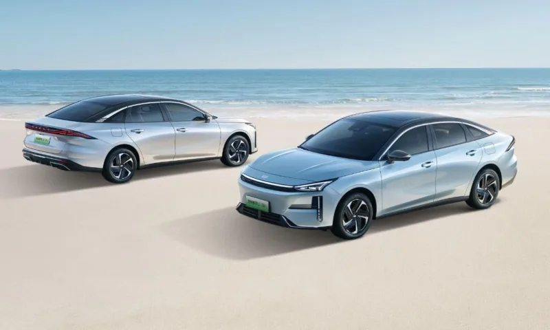 Geely Galaxy L6 EM