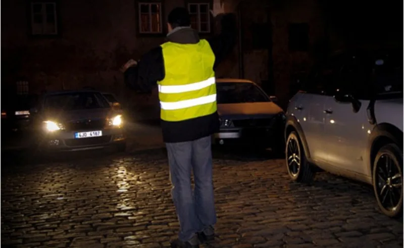 prsluk vožnja mrak