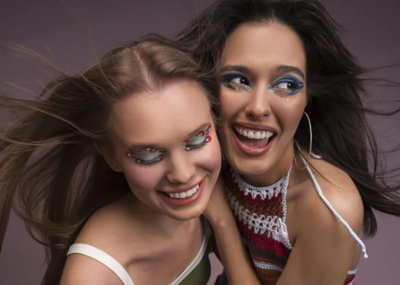 portrait-people-wearing-graphic-eye-makeup