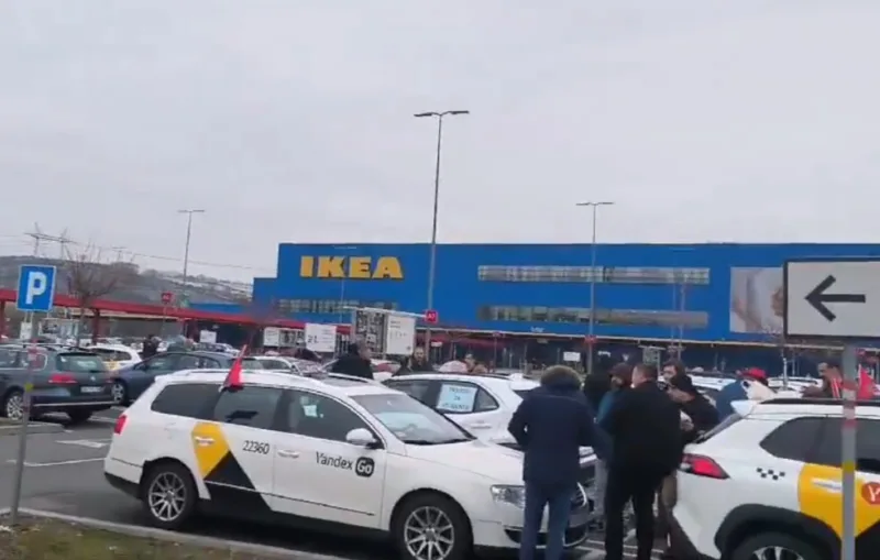 taksisti krenuli po studente
