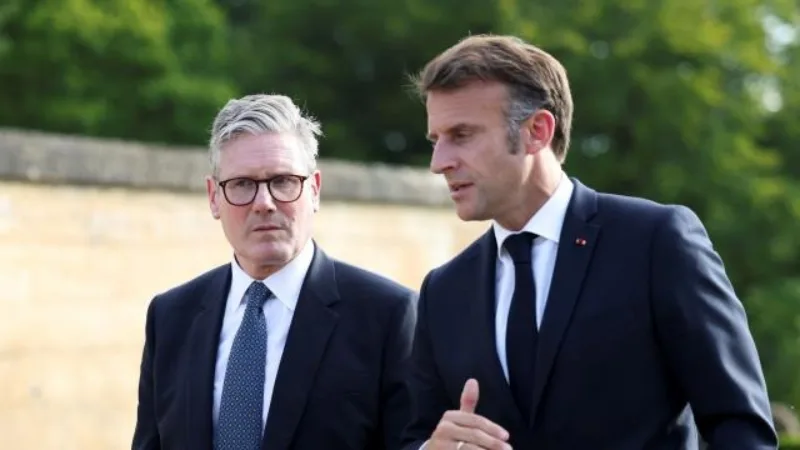 Keir Starmer i Emmanuel Macron