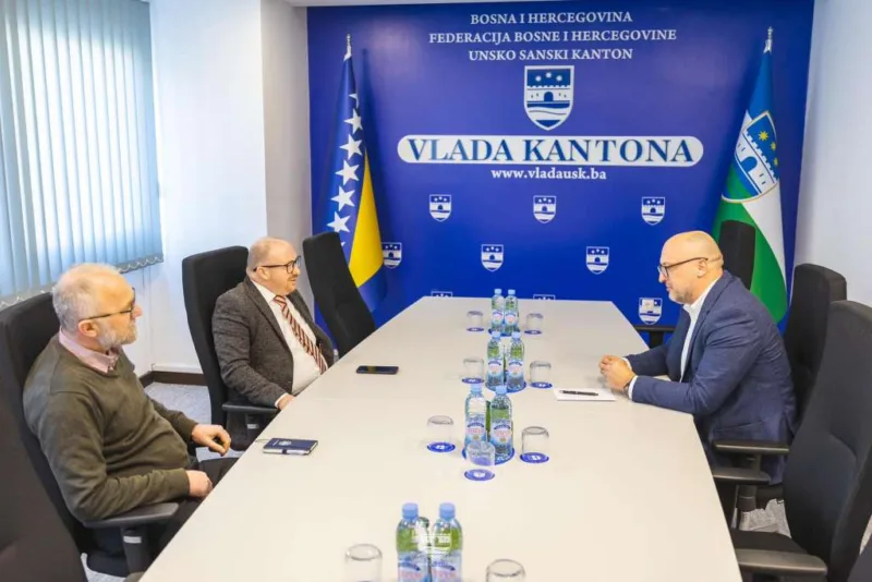 nijez husic sa bosnjacima povratnicima