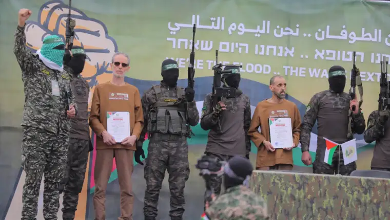 AA-20250208-36991319-36991306-HAMAS_OSLOBODIO_TROJICU_IZRAELSKIH_ZAROBLJENIKA