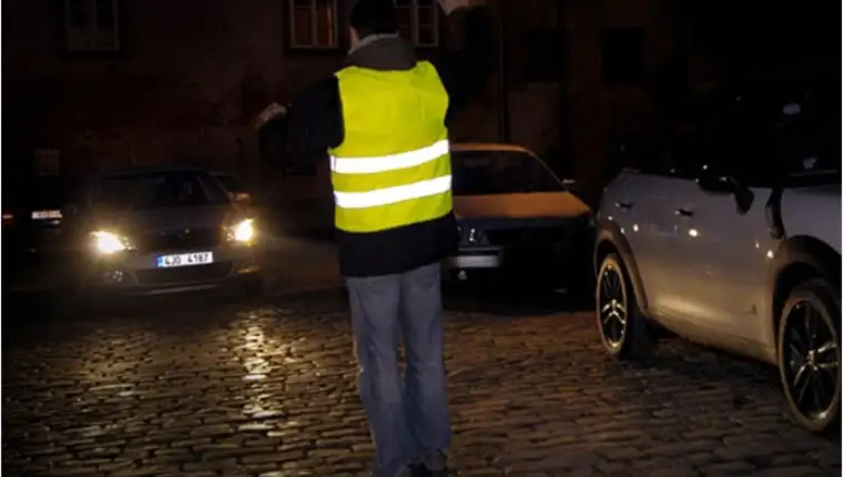 prsluk vožnja mrak