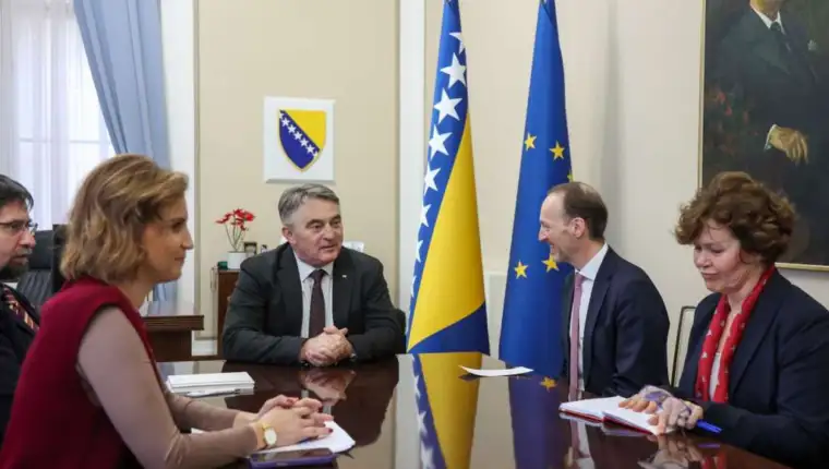 komsic diwald