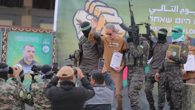 AA-20250208-36991319-36991307-HAMAS_OSLOBODIO_TROJICU_IZRAELSKIH_ZAROBLJENIKA