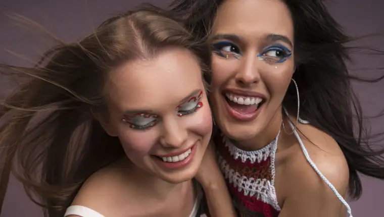 portrait-people-wearing-graphic-eye-makeup