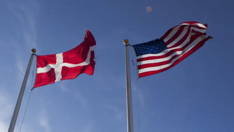 danska i američka zastava