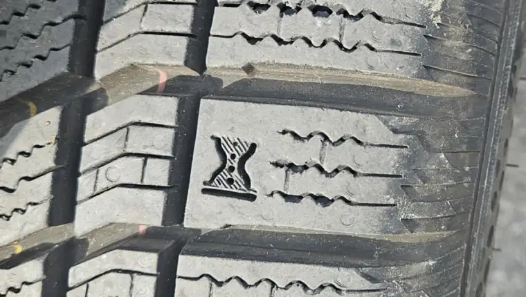 auto guma oznaka pješčanog sata