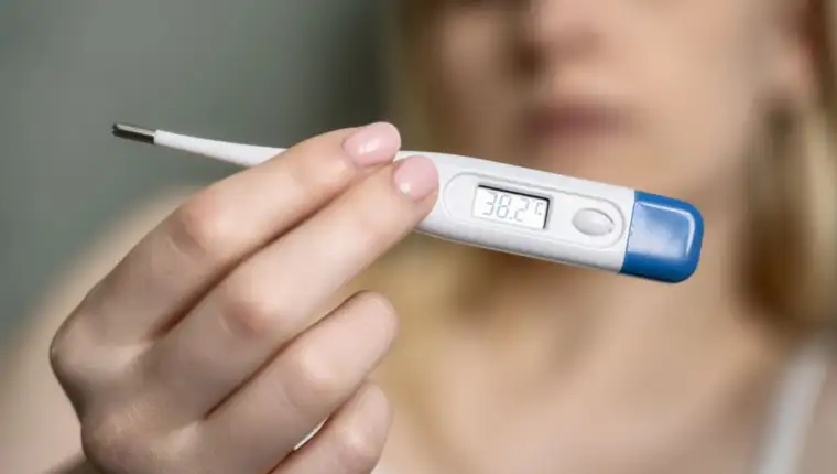 Close-up,Thermometer.,Mother,Measuring,Temperature,Of,Her,Ill,Kid.,Sick