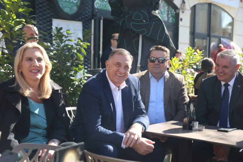 dodik-kafic-ss