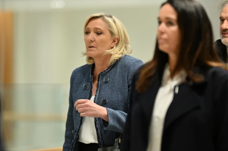 AA-20250331-37499125-37499124-DANAS_PRESUDA_MARINE_LE_PEN_I_24_NJENIH_STRANACKIH_KOLEGA_ZBOG_PRONEVJERE