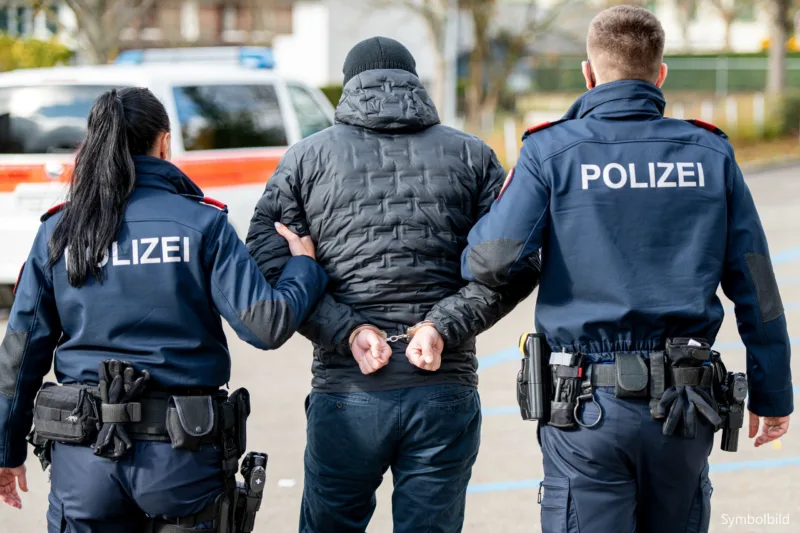 policija svicarska