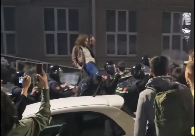 policija tuče studente srbija
