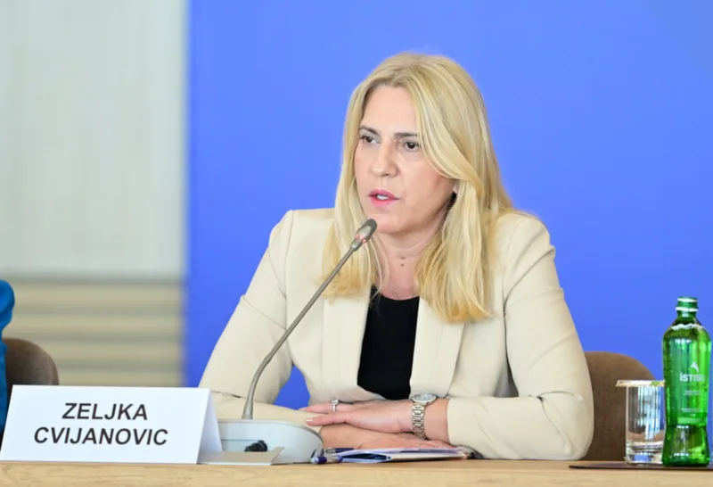 Obraćanje Cvijanović u Bakuu (2)