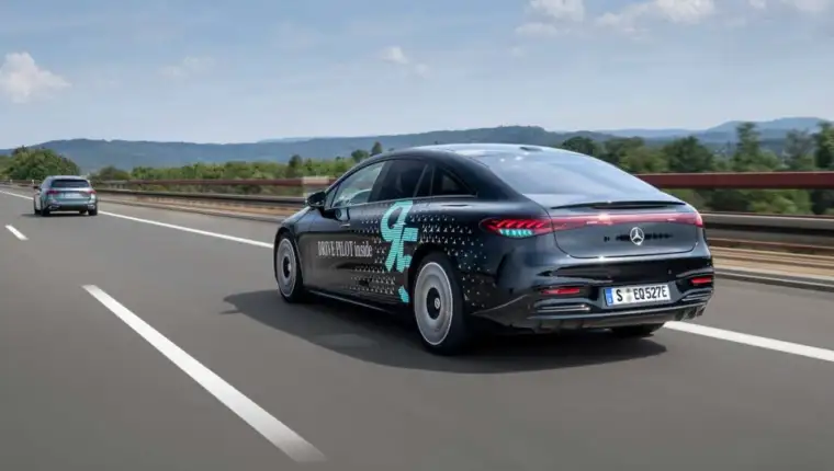 mercedes tirkizno svjetlo signalizacija