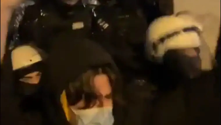 policija tuče studente novi sad