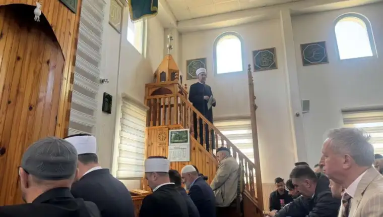džamija u uvorićima kod visokog