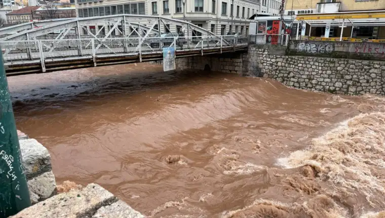 vodostaj Miljacke u Sarajevu 12