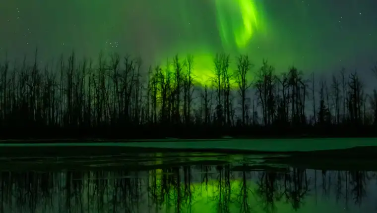 AA-20250328-37466494-37466487-POLARNA_SVJETLOST_NA_NEBU_IZNAD_ALJASKE