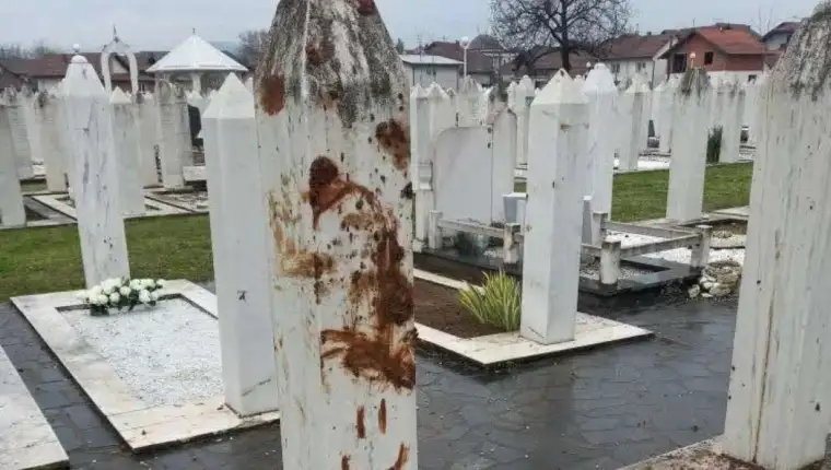 mezarje u brckom vandalizam1