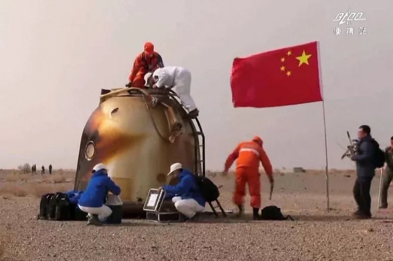 kineski astronauti prizemljeni