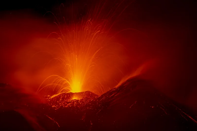 AA-20250403-37529651-37529642-ERUPCIJA_VULKANA_ETNA