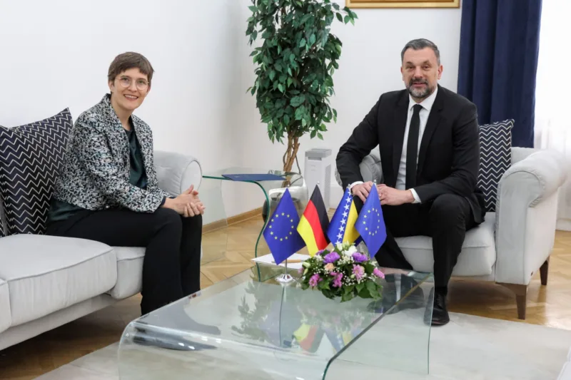 Anna Luhrmann Dino Konakovic