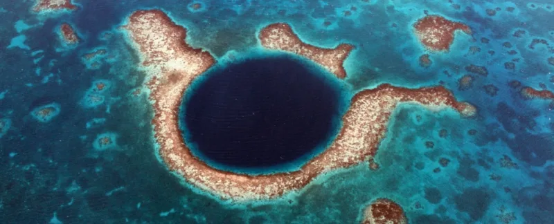 BelizeBlueHoleCloseUpDark