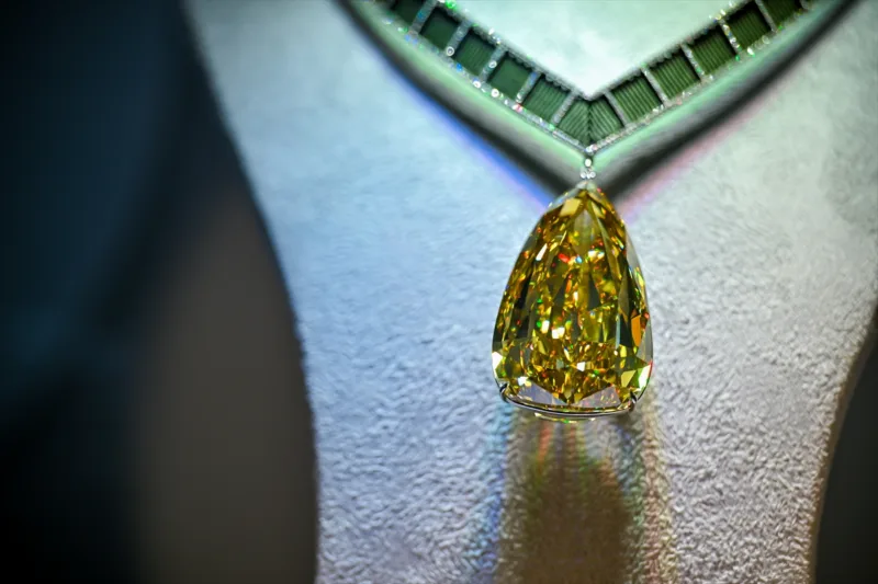 AA-20250408-37569395-37569371-SOTHEBYS_IZLAZE_NAJRJEDE_DIJAMANTE_NA_SVIJETU_VRIJEDNE_100_MILIONA_DOLARA