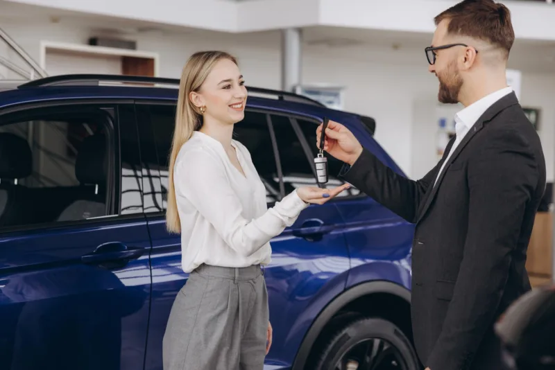 prodaja automobila freepik