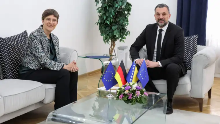 Anna Luhrmann Dino Konakovic