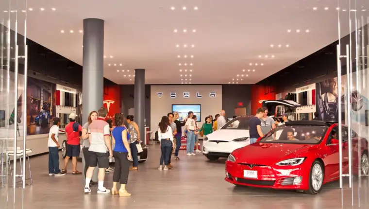 tesla saloni auta