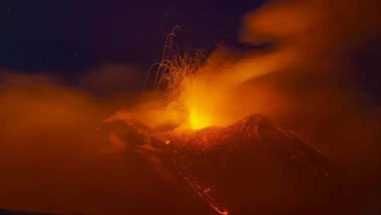 AA-20250408-37572217-37572207-ITALIJA_ETNA_PONOVO_IZBACUJE_PEPEO_I_LAVU