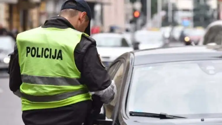 policija