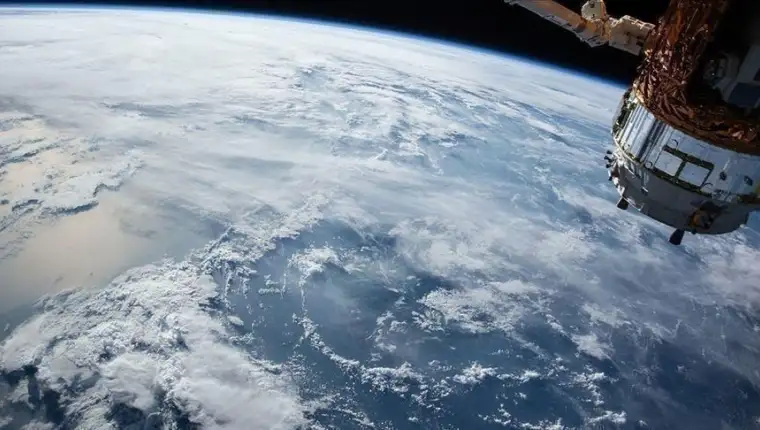 kina satelit