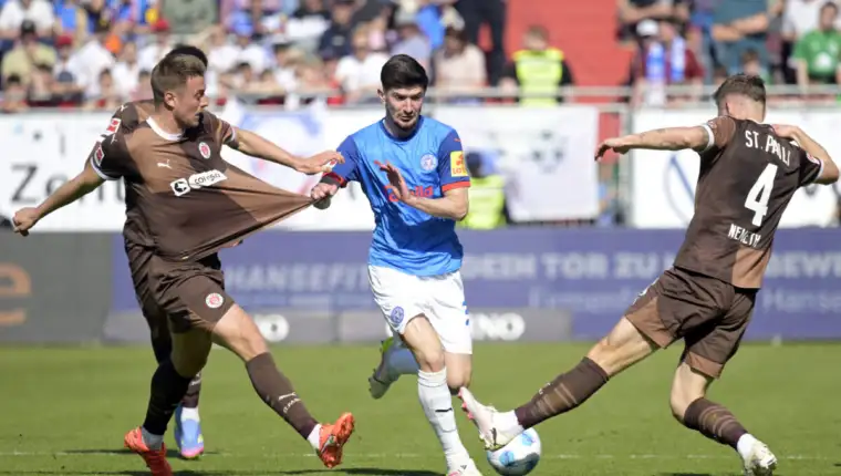 Bundesliga - Holstein Kiel v St. Pauli