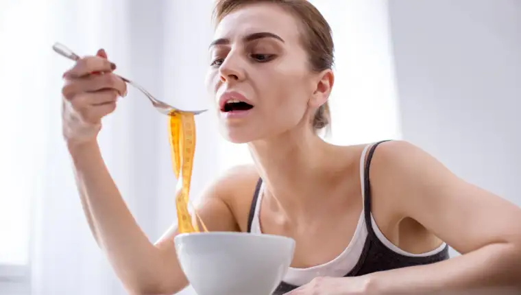 zena jede dijeta freepik