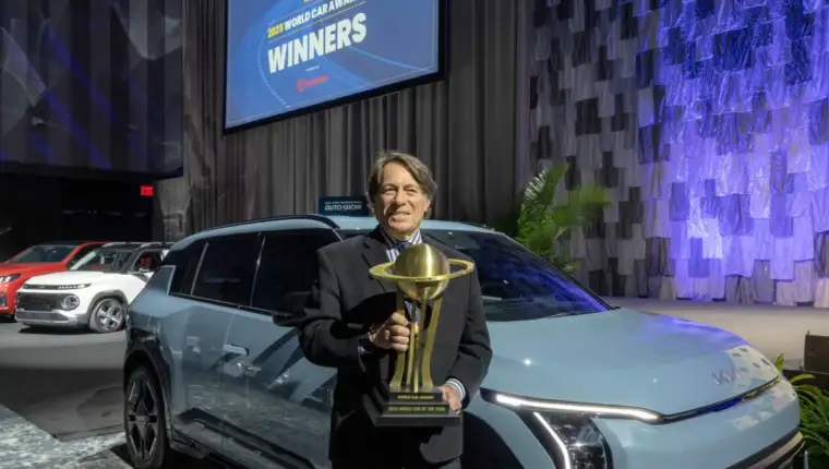 (Photo 2) Kia EV3 Wins 2025 World Car of the Year - resized