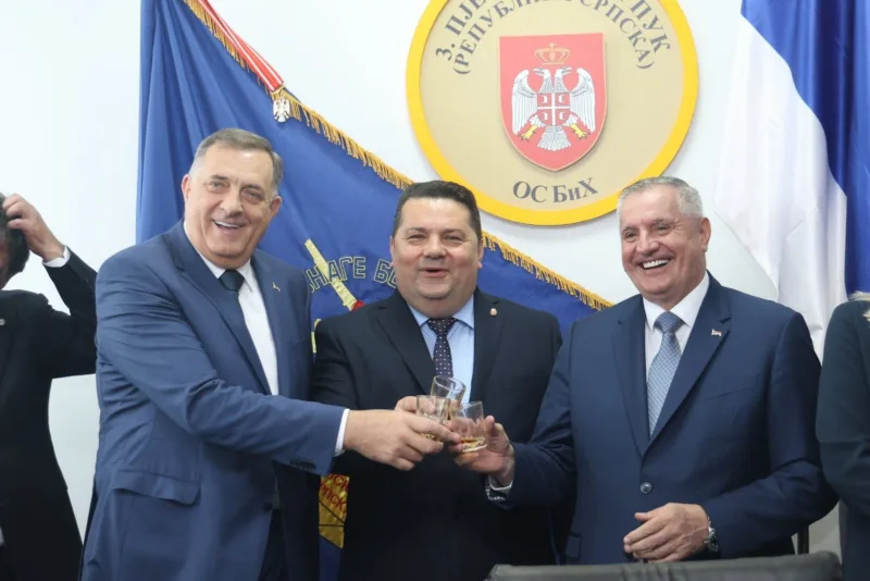 dodik viskovic stevandic nazdravljaju