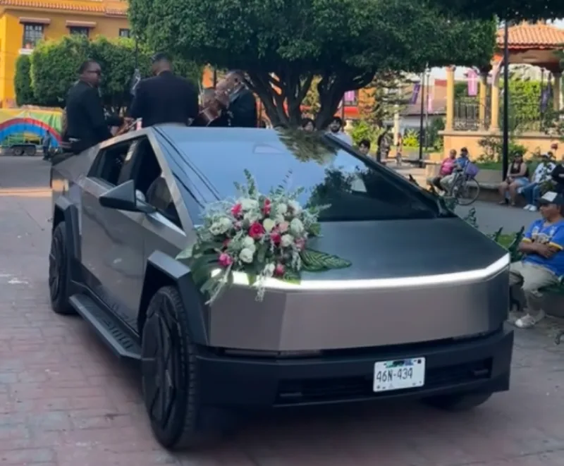 tesla cybertruck