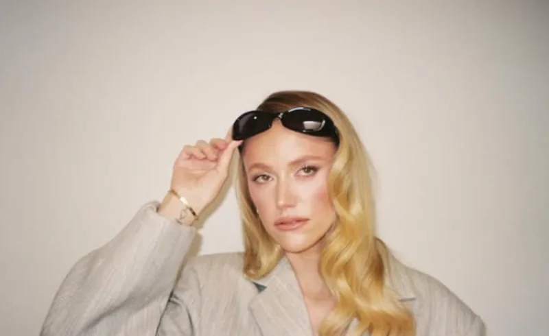 maika monroe