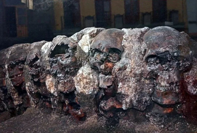 Huei-Tzompantli-2