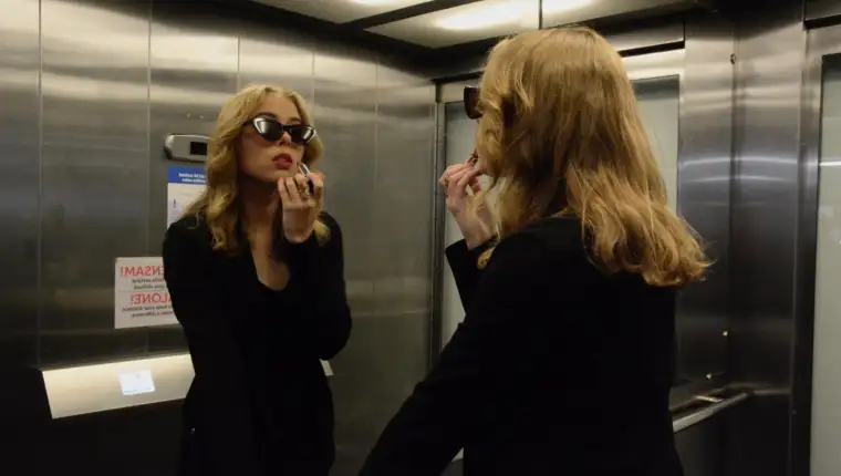lift ogledalo u liftu freepik