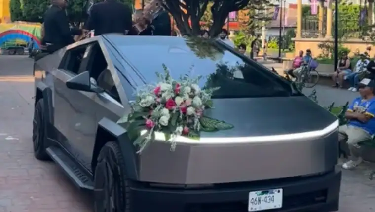 tesla cybertruck