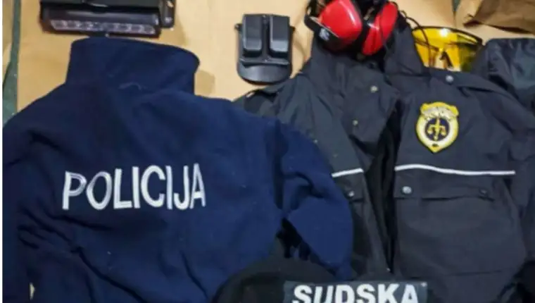policiaj uniforma 1
