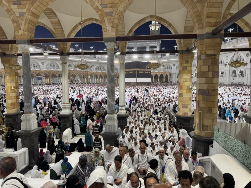 AA-20250601-38151570-38151568-MILIONI_MUSLIMANA_STIGLI_U_MEKU_RADI_OBAVLJANJA_HADZA