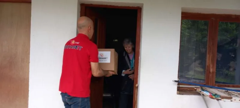 Merhamet Mostar podijelio 460 paketa pomoći